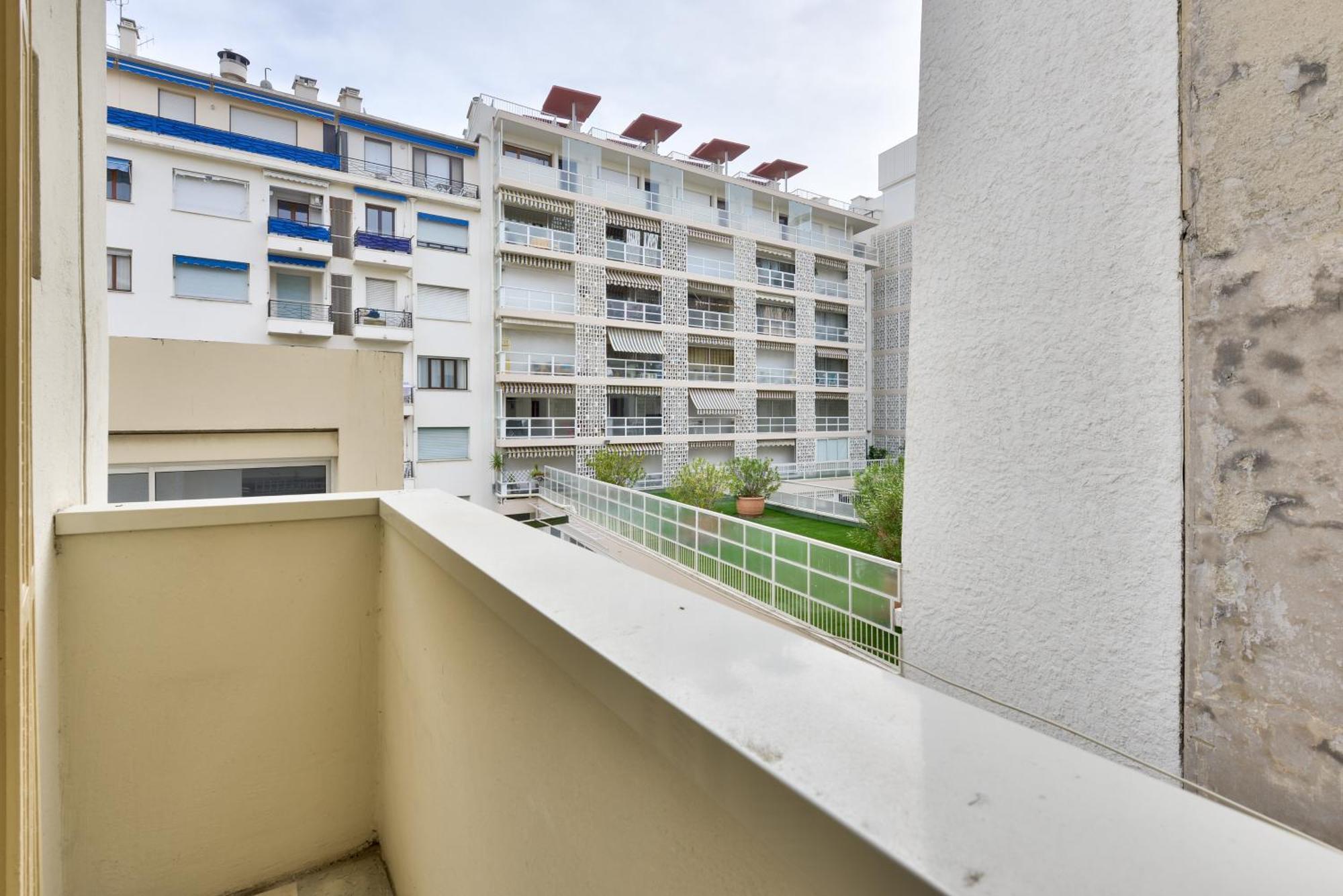 Vieux Avec Balcon A 1min De La Appartamento